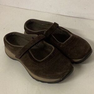 L.L. Bean brown Mary Jane clogs